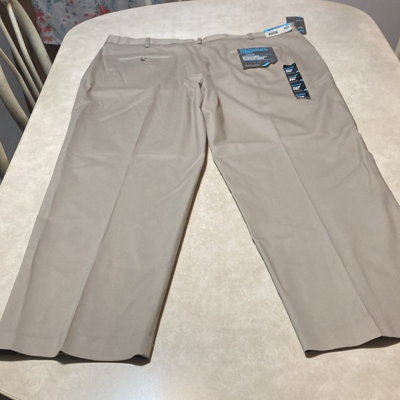 Men’s Khaki Pants - Picture 2 of 7